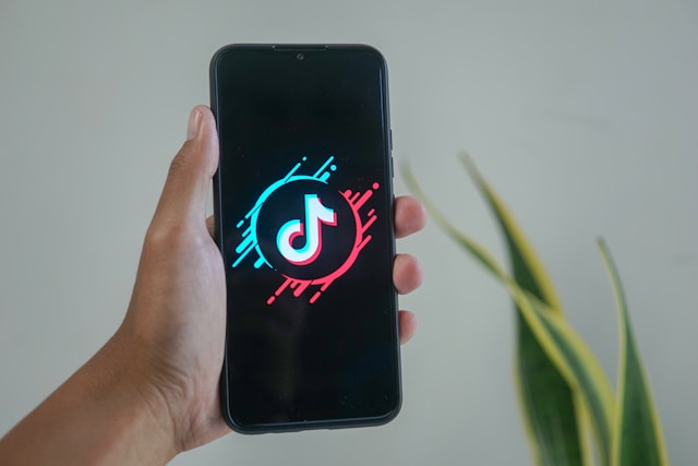 “TikTok” saņem vairāk nekā pusmiljardu eiro sodu par eiropiešu datu nosūtīšanu uz Ķīnu