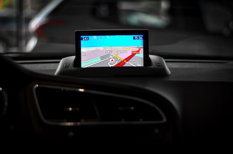 “CSDD” vieglo automašīnu vadītāju braukšanas eksāmenos iekļauta navigācijas sistēmas izmantošana