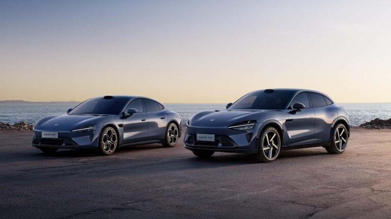 “Xiaomi YU7” elektriskais krosovers radīts ar vienu konkrētu mērķi – satriekt pīšļos “Tesla Model Y”