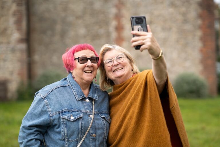 Mobilā interneta patēriņš senioru vidū audzis par 40%