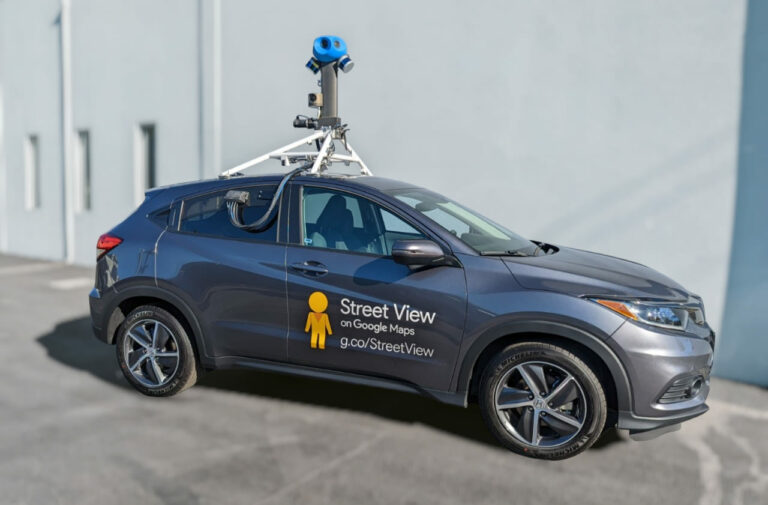 Vīrietis saņem 12 000 dolāru kompensāciju par to, ka “Google Street View” viņu nobildēja kailu