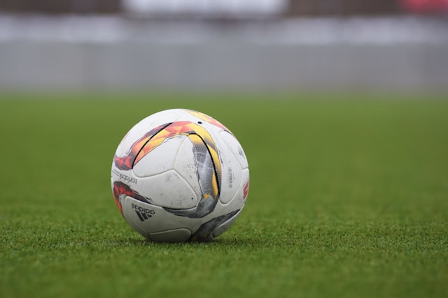 Ķīnā noticis pirmais cilvēkveidīgo robotu futbola turnīrs (video)