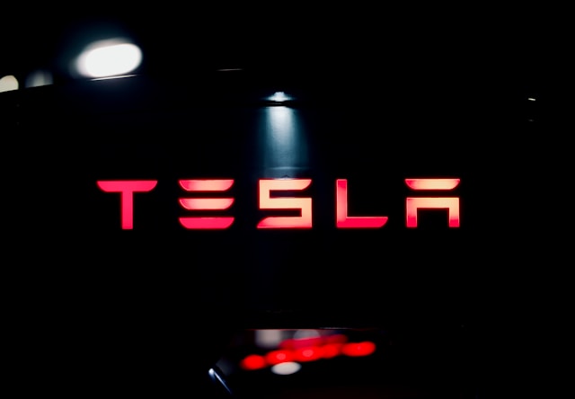 “Samsung” ražos procesorus “Tesla” mākslīgā intelekta risinājumiem