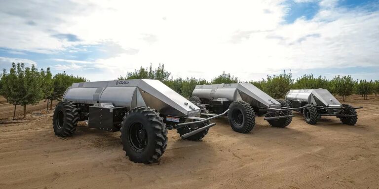 “John Deere” iegādājas “GUSS”, turpinot robotizāciju lauksaimniecības jomā