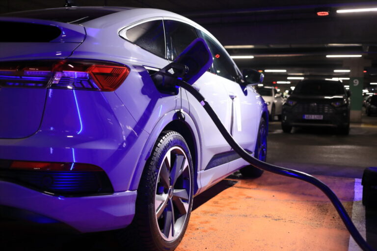 “Elektrum Drive” izstrādājis uzlādes staciju dizainu uzlādes trauksmes mazināšanai