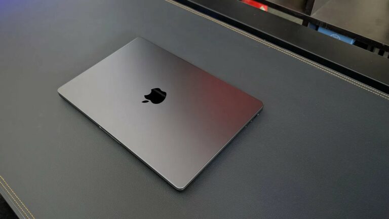 “Apple” drīzumā uzsāks masveida jauno “MacBook Pro” un “Studio Display” ražošanu