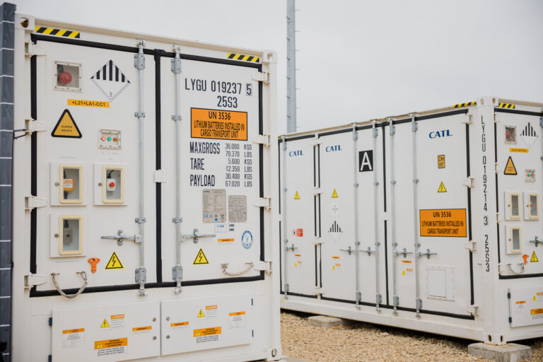 AST elektroenerģijas baterijas Rēzeknē un Tumē no 30. oktobra nodrošinās balansēšanas rezerves energosistēmas drošumam