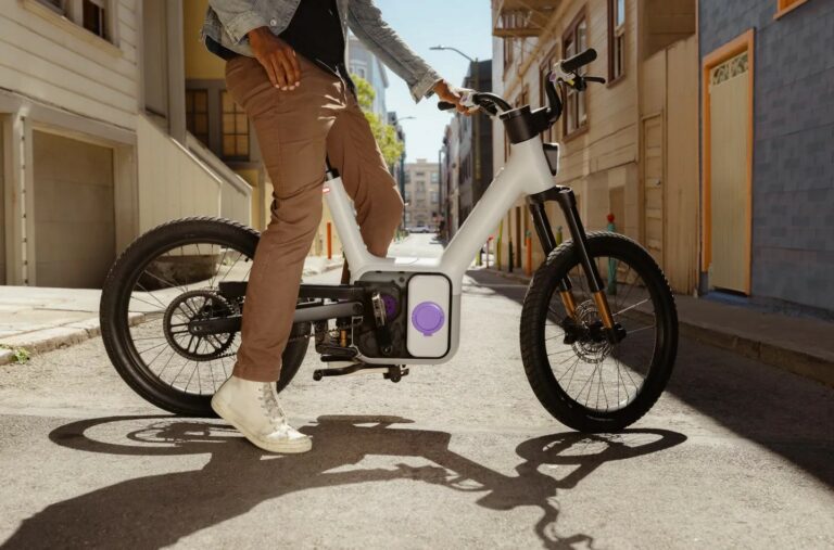 “Rivian” iepazīstina ar savu pirmo elektrisko velosipēdu