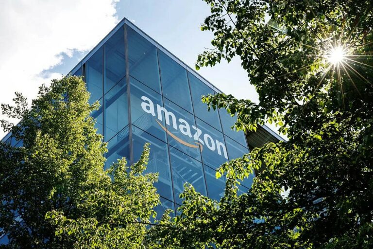 “Amazon” plāno atlaist aptuveni 30 000 ofisu darbinieku