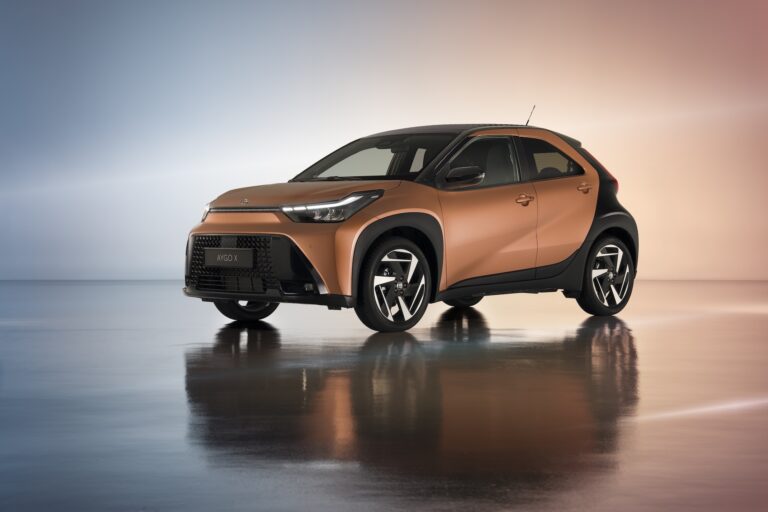 Pārdošanā nonāk “Toyota Aygo X” – pirmais pilnais hibrīds mazauto klasē