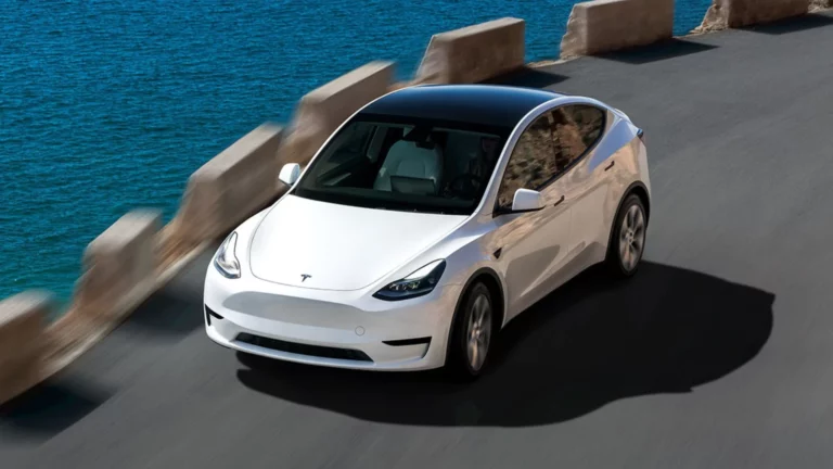 “Tesla Model Y” ir 2025. gada Eiropas pārdotākais elektroauto, taču kopējie “Tesla” pārdošanas rādītāji krietni kritušies
