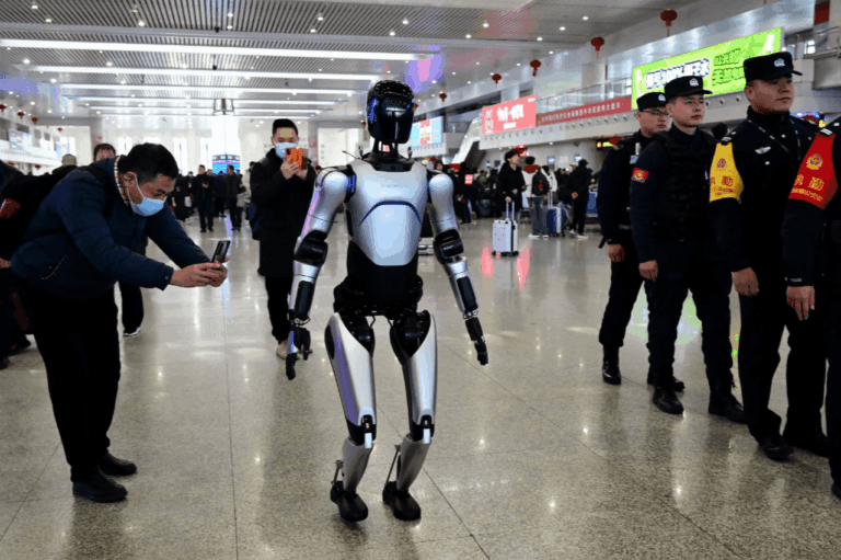 Ķīniešu robots vienā piegājienā noiet 100 km un uzstāda Ginesa pasaules rekordu