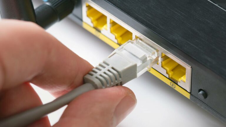 SPRK apkopojusi datus par platjoslas interneta pakalpojuma pieejamību mājsaimniecībām fiksētā tīklā