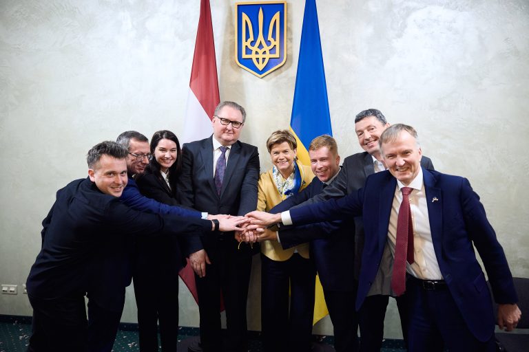 Latvija palīdz Ukrainai veidot nacionālo mākslīgā intelekta ekosistēmu