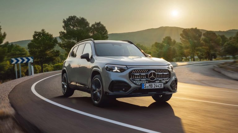 Vācijas tiesa bloķē centienus aizliegt “BMW” un “Mercedes” tirgot mašīnas ar iekšdedzes motoriem