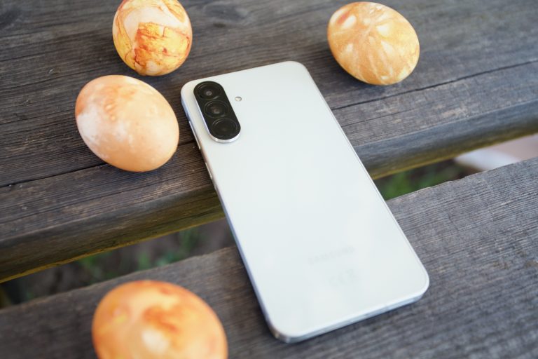 “Samsung Galaxy A” sēriju saņemsim jau janvārī, bet izmaiņu gandrīz vai nebūs