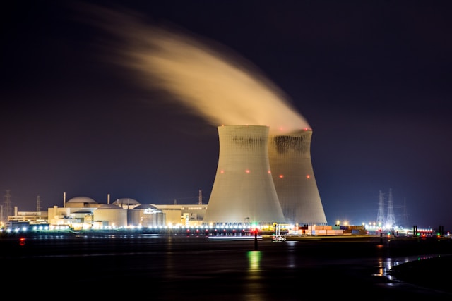 Krievija nākamo desmit gadu laikā plāno uz Mēness uzbūvēt atomelektrostaciju