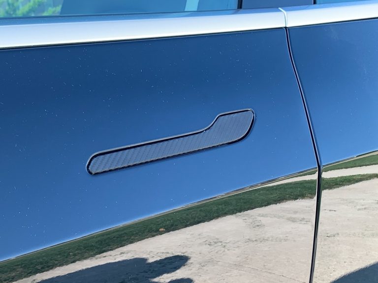 Ķīna aizliedz elektroniskos auto durvju rokturus