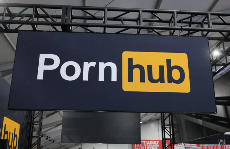 Lielbritānijā dzīvojošajiem pienākuši grūti laiki – tiks liegta piekļuve “Pornhub” gardumu vietnei