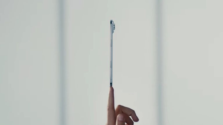 Ķīnā izveidots “iPhone Air” frankenšteins, kurā var ievietot fizisku SIM karti