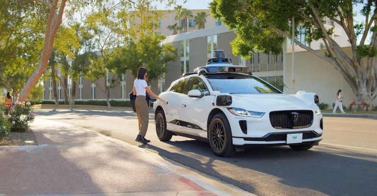 “Waymo” piesasista vēl 16 miljardus dolāru, lai turpinātu savu globālo izplešanos