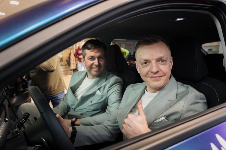 Latvijas autosportisti Krišjānis Caune un Edgars Svencis atgriežas “FIA Ekorallija” pasaules kausā