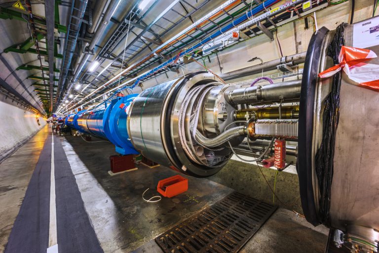 “CERN” sāk sadarbību ar Latvijas uzņēmumu “Sorsera” aģentiskā intelekta izstrādei iepirkumu jomai