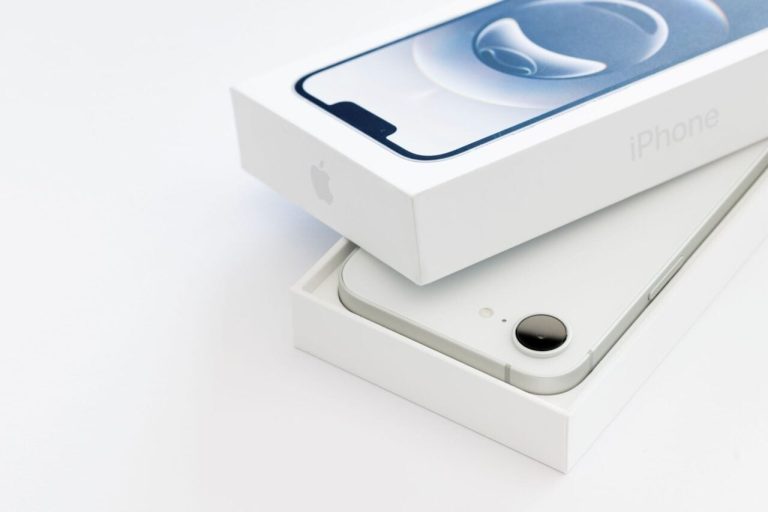 “Apple” atšķirībā no citiem vismaz pagaidām “apēdīs” atmiņas produktu cenu kāpumu