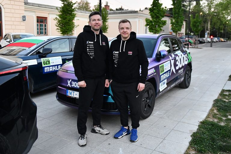 Krišjānis Caune un Edgars Svencis parāda lielisku sniegumu “FIA Eco Rally Cup” Slovēnijas posmā