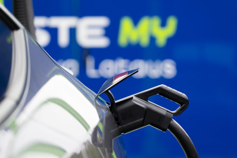 “Neste MY Renewable Charge” uzlādes stacijās ieviesta automātiskā automobiļu atpazīšanas funkcija “Easy Charge”