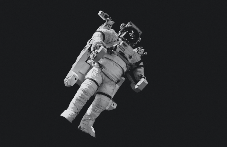 NASA beidzot sāk runāt par zinātnieku, kuri saistīti ar kosmosa tehnoloģijām, nāvi un pazušanu