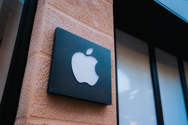 “Apple” pārtraucis visus maksājumus Krievijā