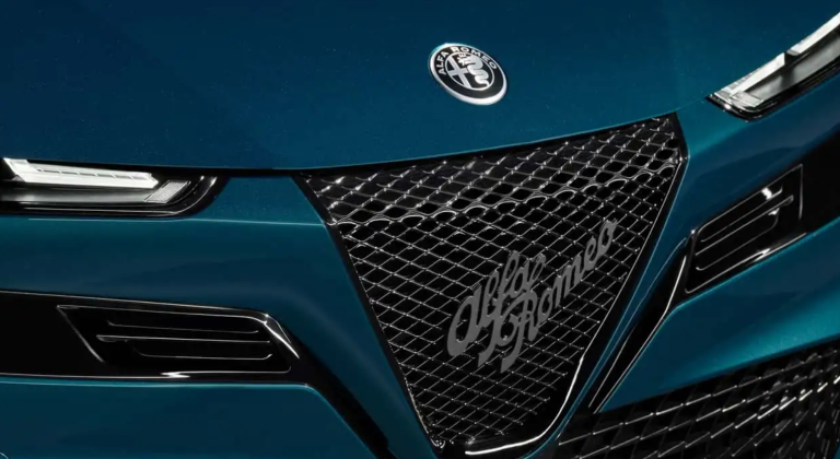 “Alfa Romeo” izstrādā jaunu hečbeku ar iekšdedzes motoru