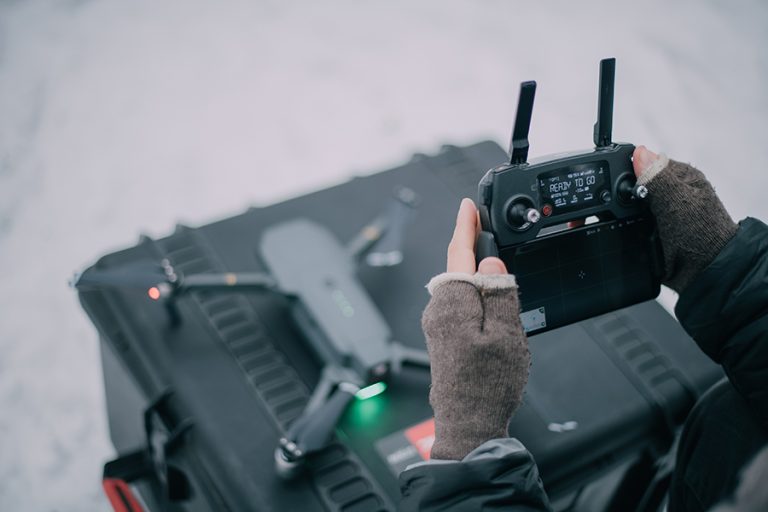 No lidmašīnām līdz mikro droniem – Kursors.lv apmeklē “Drone House Expo” dronu izstādi