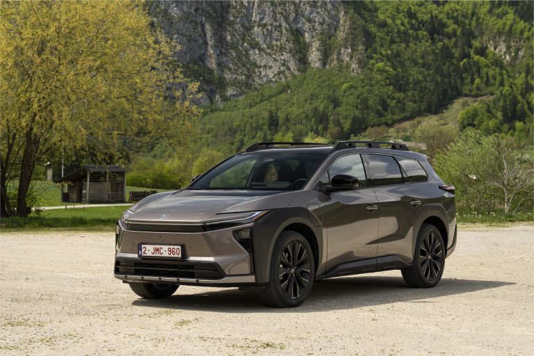 Pilnībā elektriskais “Toyota bZ4X Touring” universālis jau dīleru salonos